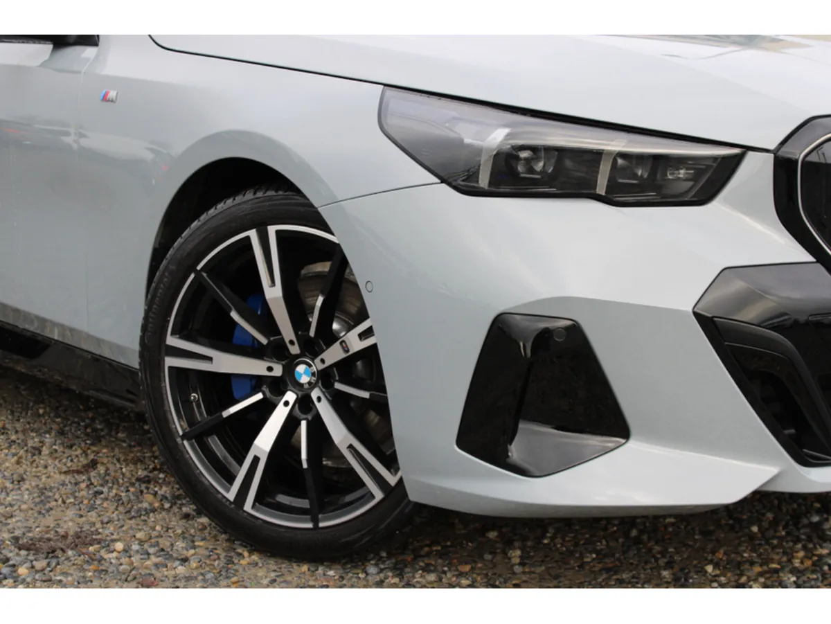 BMW 5-Series 520i M SPORT PRO AUTO*Pro and Tech Pa - Image 3