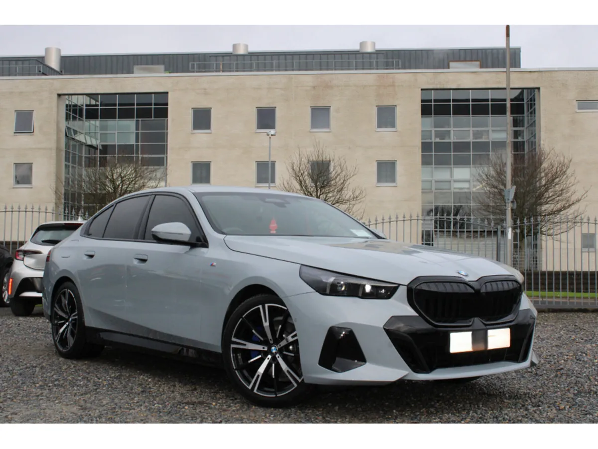 BMW 5-Series 520i M SPORT PRO AUTO*Pro and Tech Pa - Image 4
