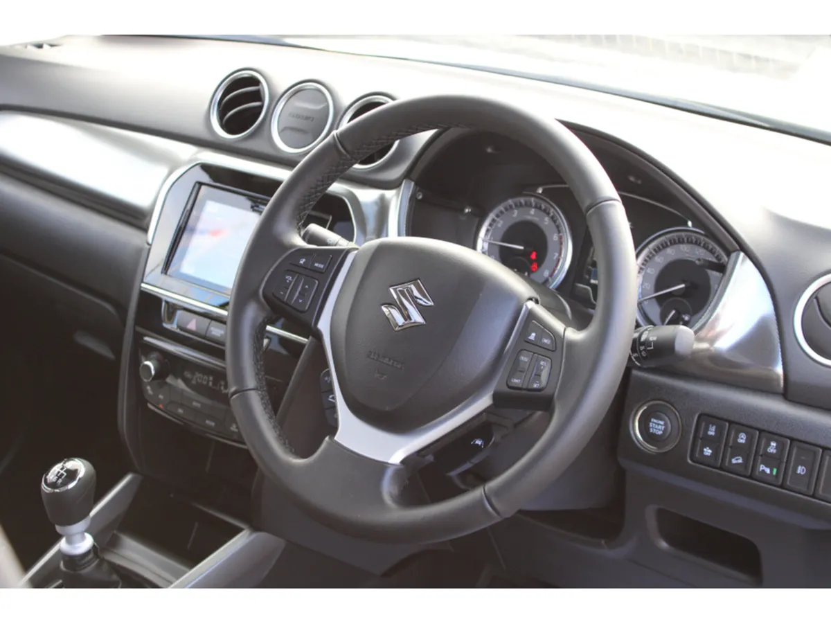 Suzuki Vitara 1.4 Hybrid SZ5 All Grip *NOW WITH €3 - Image 4