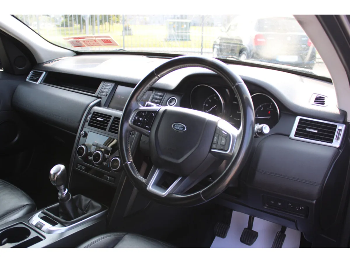 Land Rover Discovery Sport 2.0 TD4 150PS PURE EDIT - Image 2