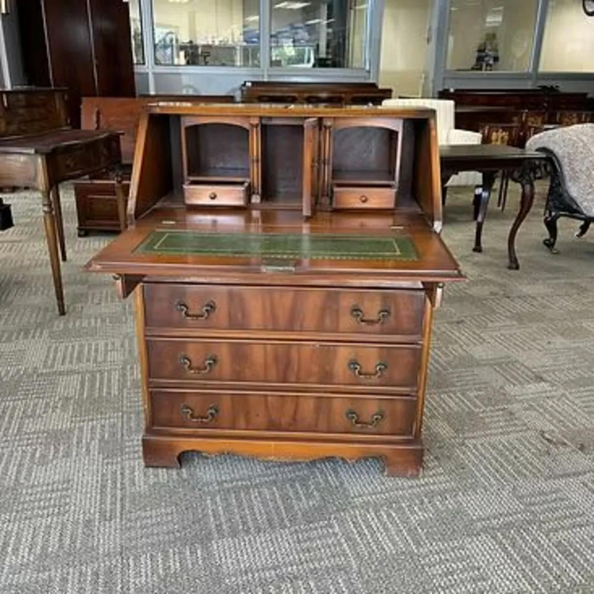 Beautiful yew flamed writing bureau. Green leather