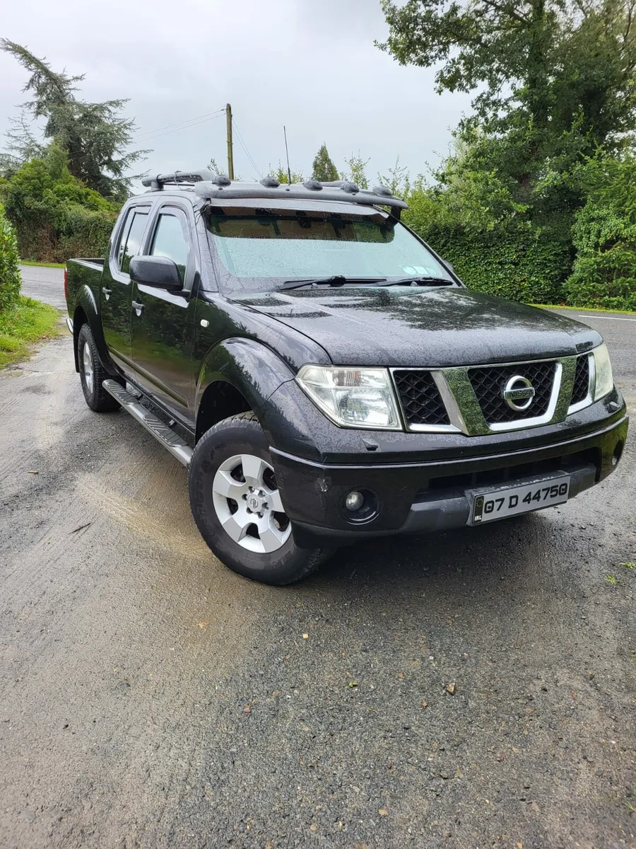 Nissan Navara 2.5 le premium - Image 1