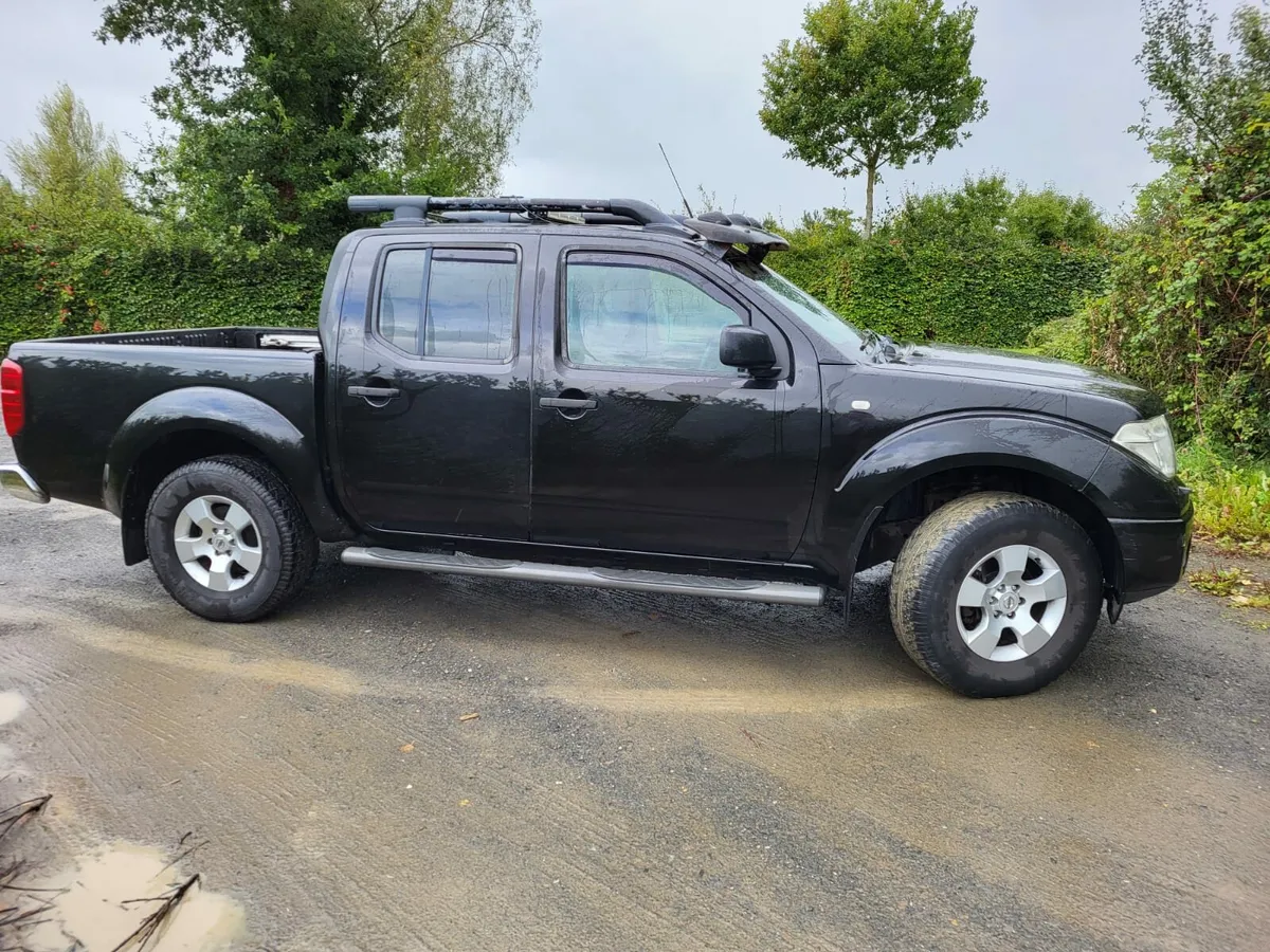 Nissan Navara 2.5 le premium - Image 2