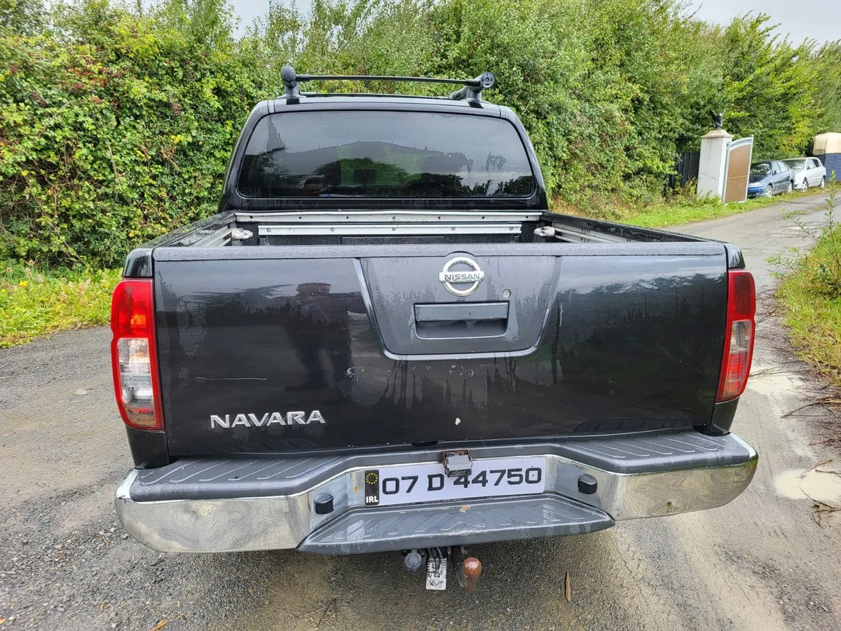Nissan Navara 2.5 le premium - Image 3