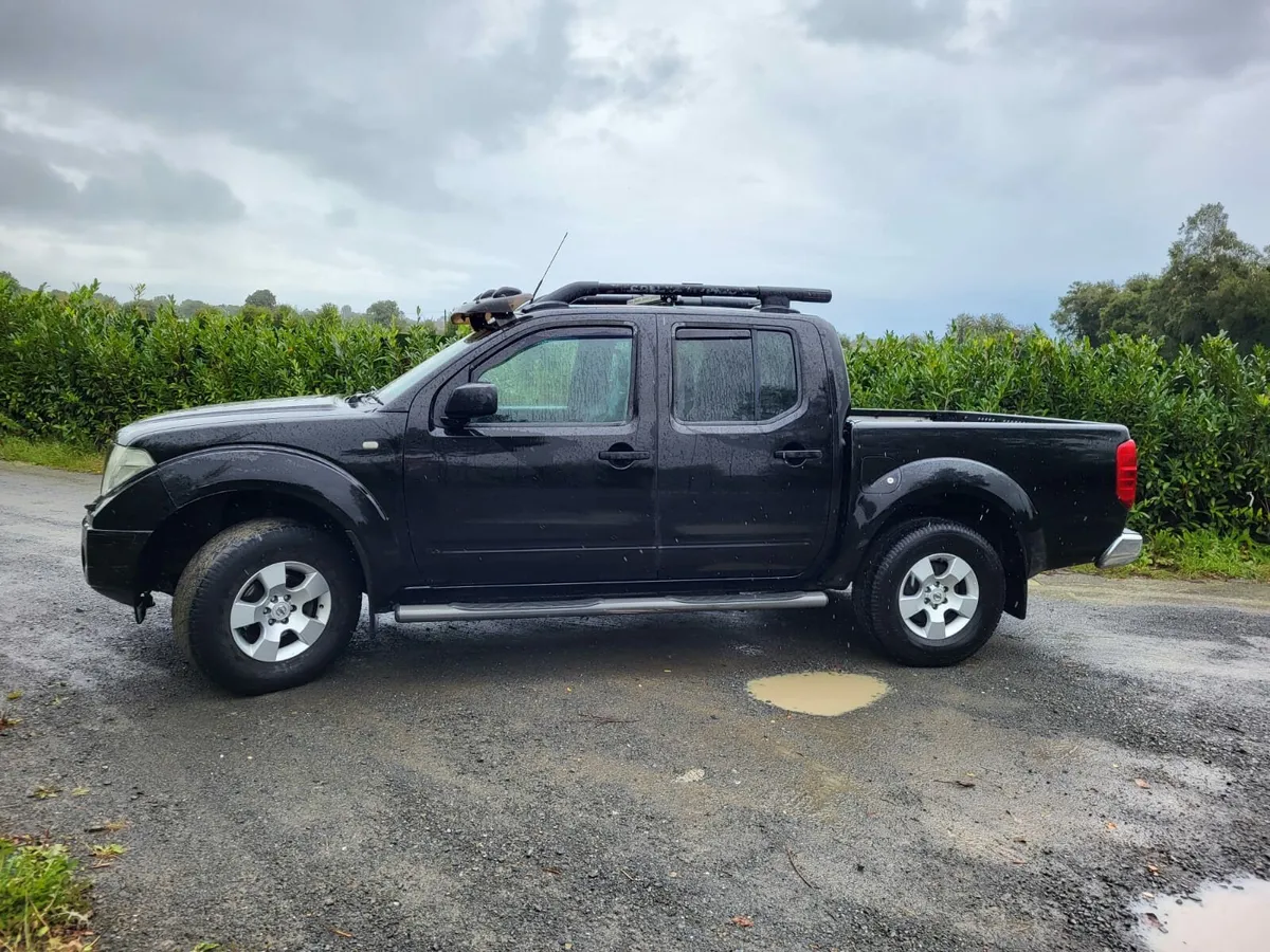 Nissan Navara 2.5 le premium - Image 4