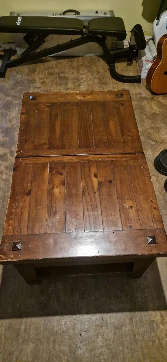 Solid wood coffee table - Image 1