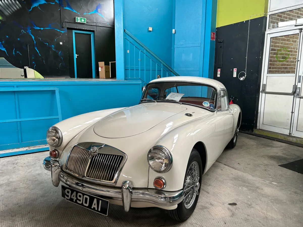 1960 Mga Coupe - Image 1
