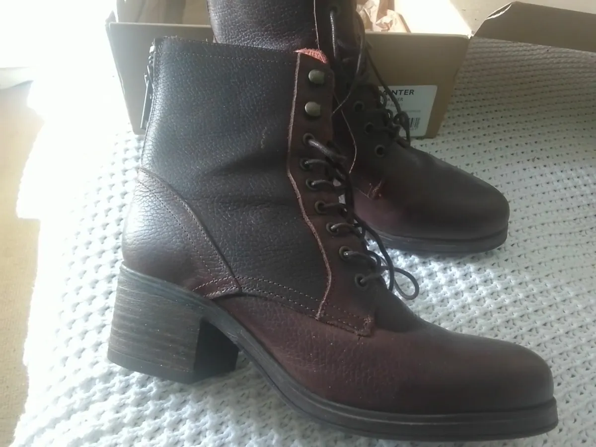 BERTIE PAINTER MAN BROWN LEATHER LACE UP BOOTS 6 - Image 1