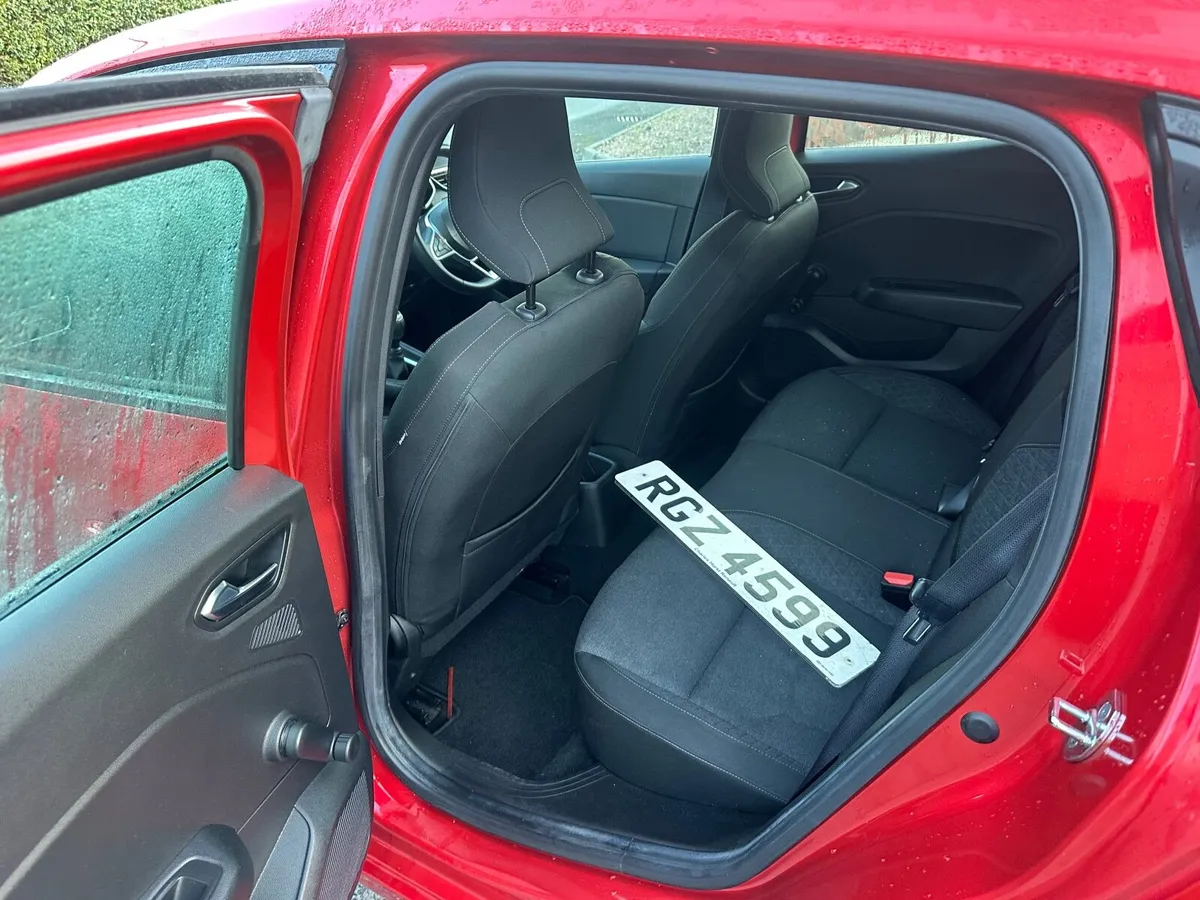 2020 Renault Clio - Image 2