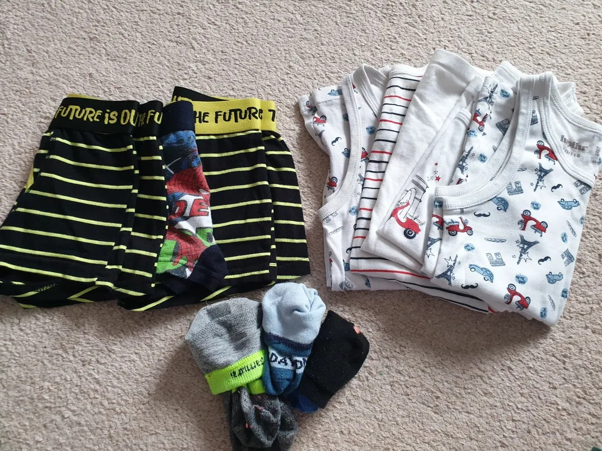 Boys' clothes 5-6 years - Image 4