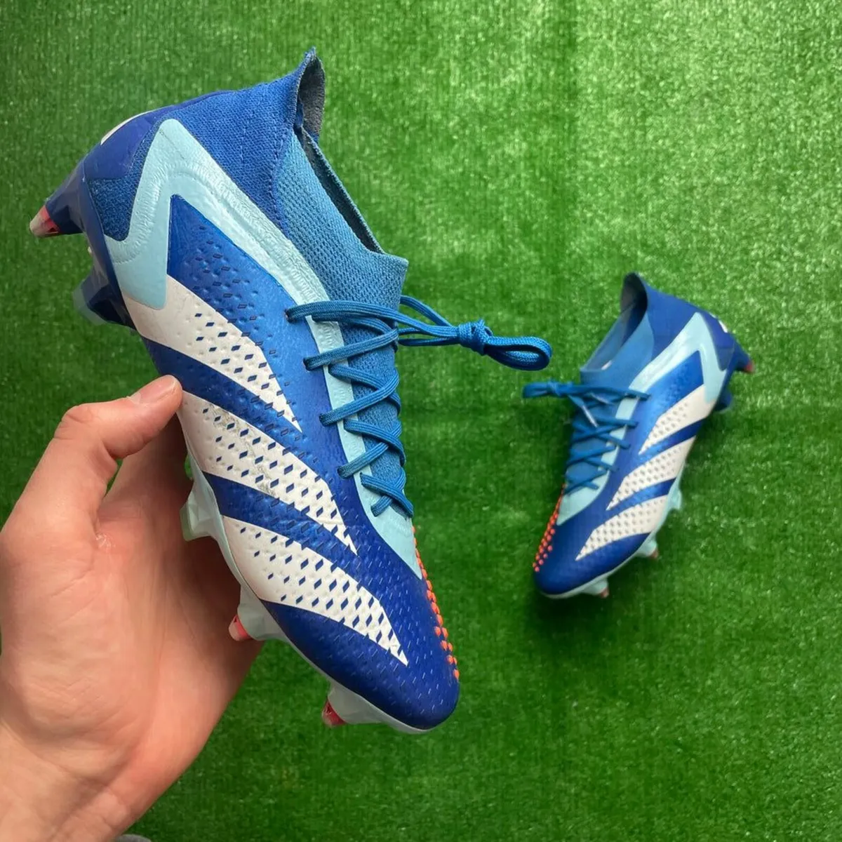 Adidas predator football boots - Image 1
