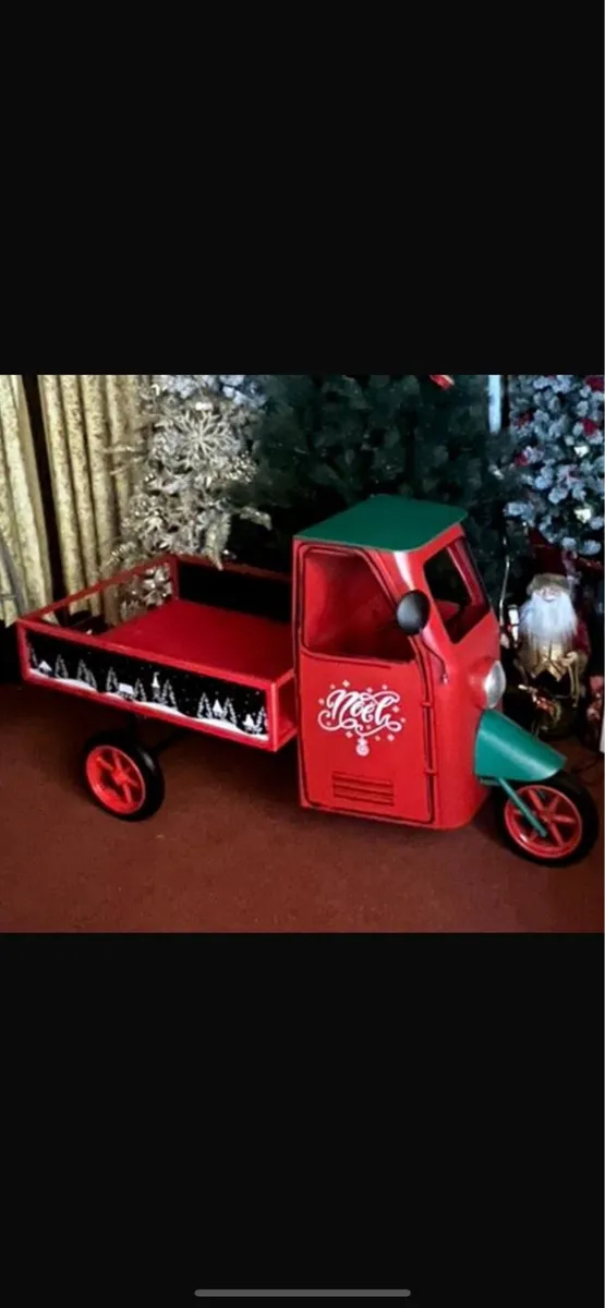 Santa truck display Christmas - Image 2
