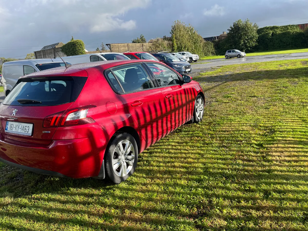 Peugeot 308 2016 - Image 2
