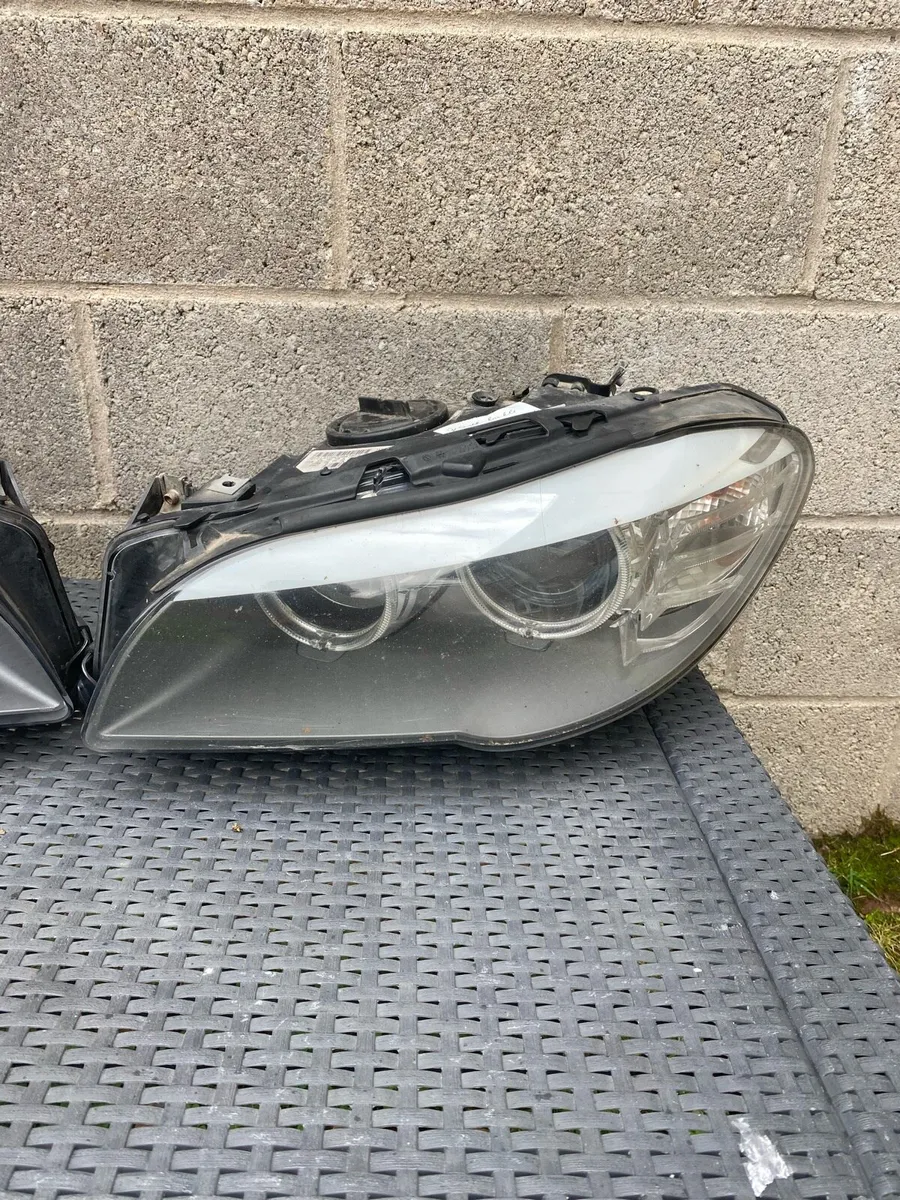 BMW F10-F11 headlights - Image 2