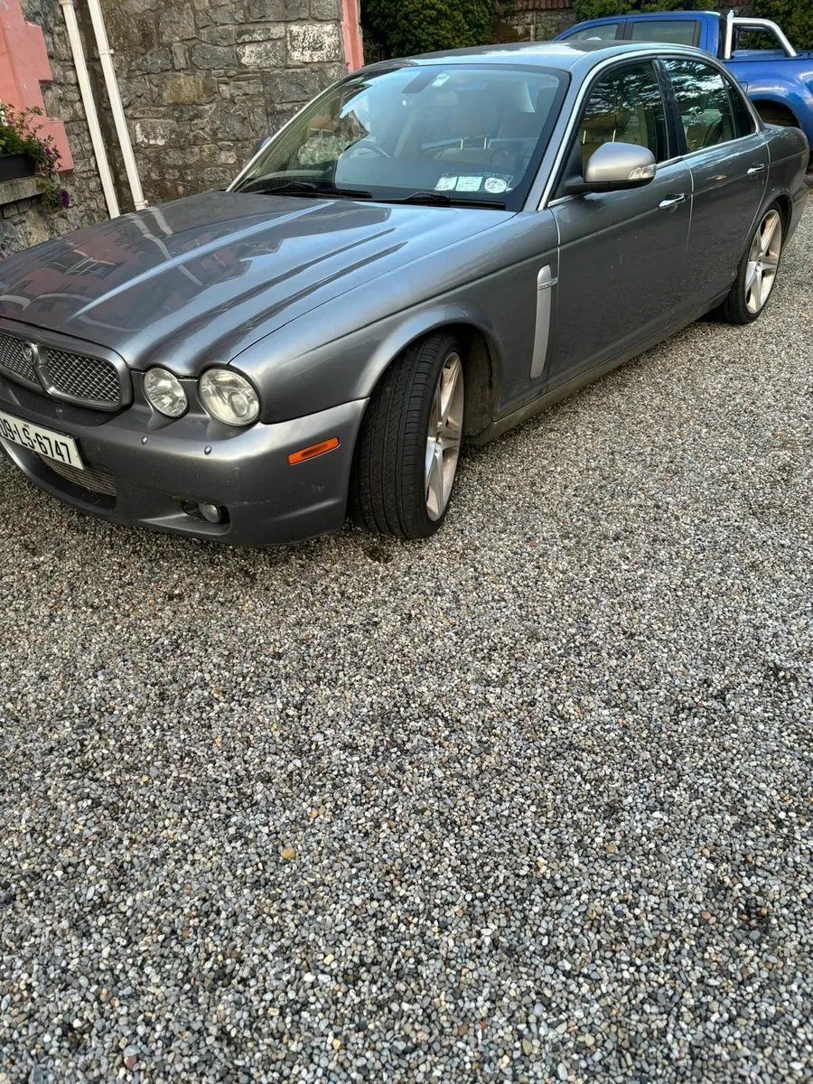 Jaguar XJ 2009 - Image 1