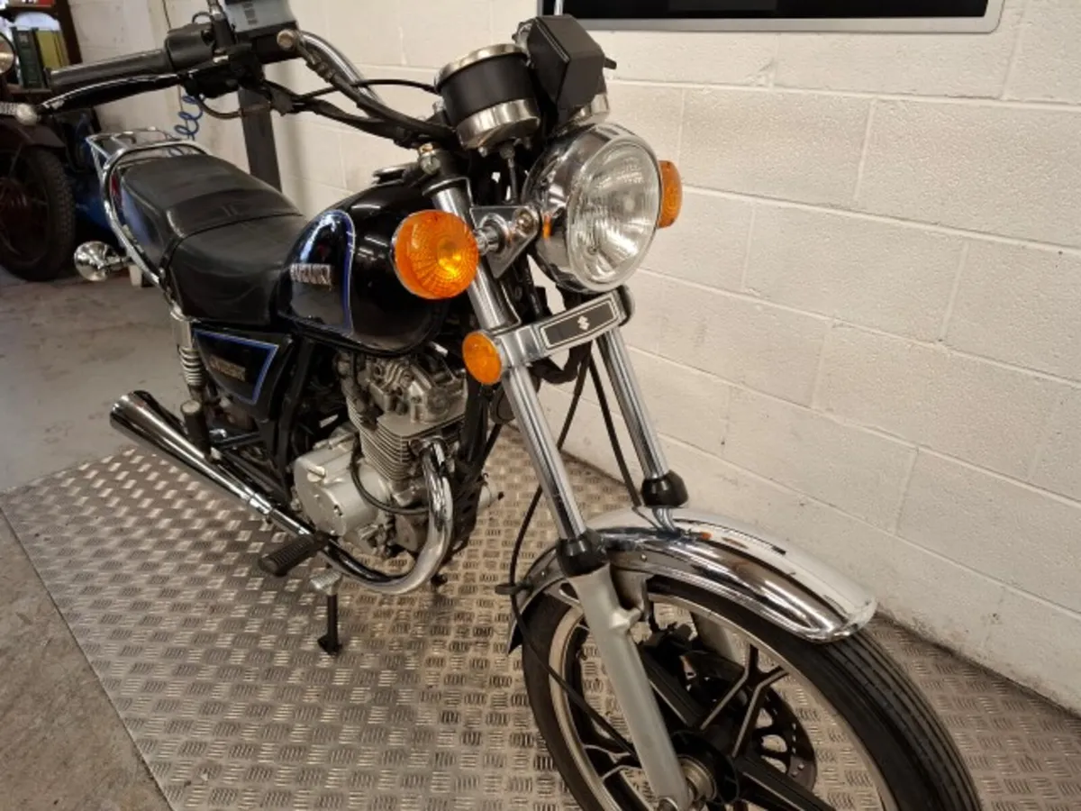 Suzuki GN125 2015 - Image 2
