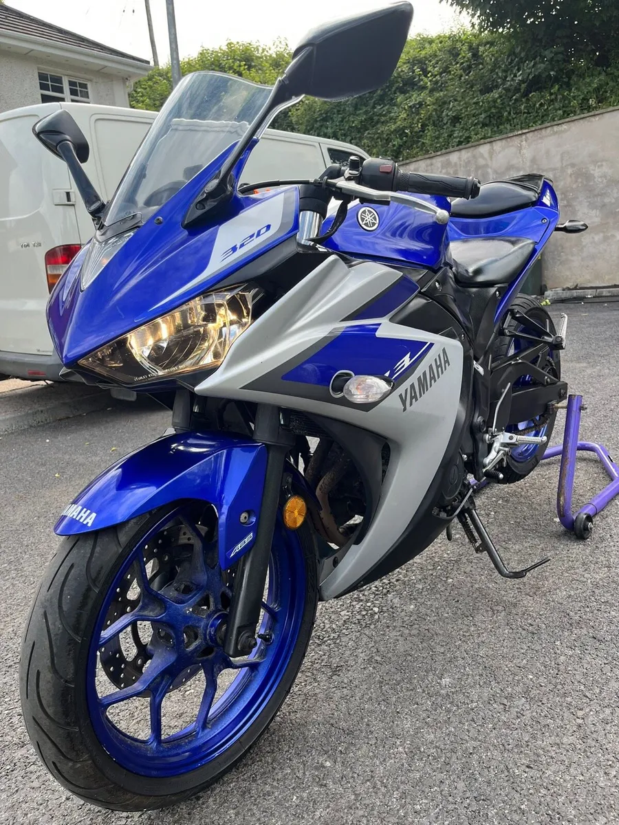 Yamaha R3 - Image 2