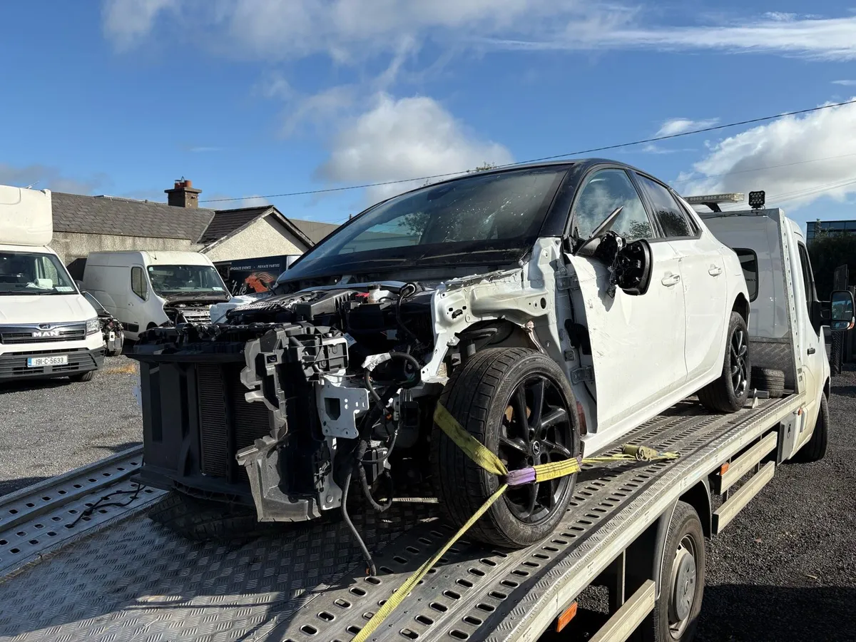 2023 Opel Corsa 1.2 Petrol Breaking CAT B - Image 1