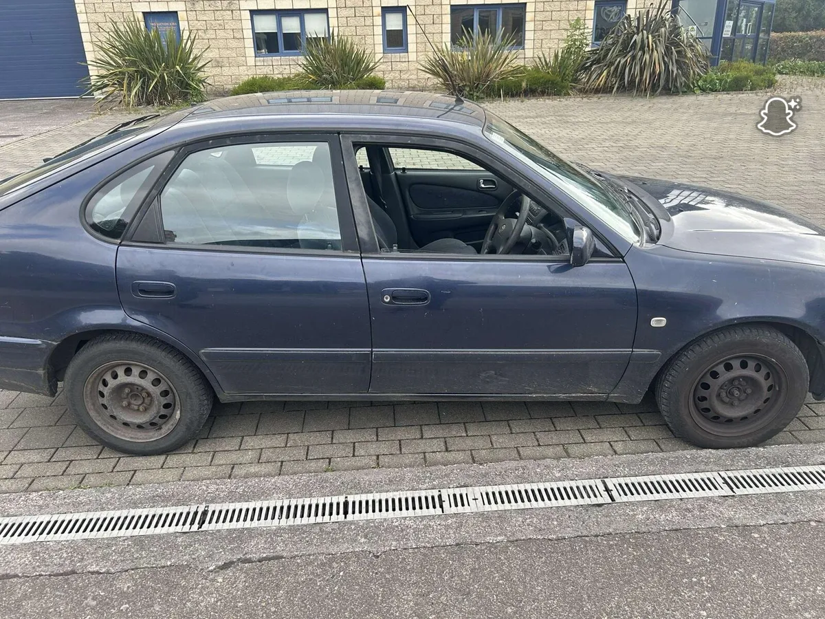 Toyota Corolla - Image 2
