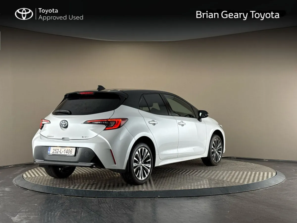 Toyota Corolla HYBRID LUNA SPORT H/B - Image 2