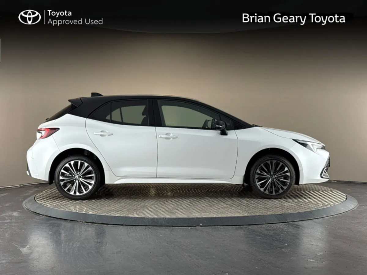 Toyota Corolla HYBRID LUNA SPORT H/B - Image 3
