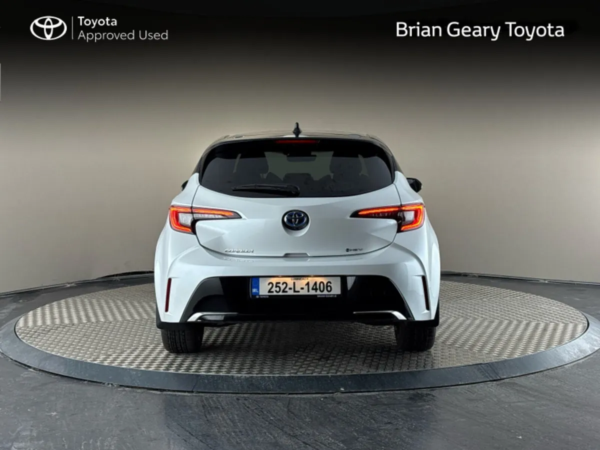 Toyota Corolla HYBRID LUNA SPORT H/B - Image 4