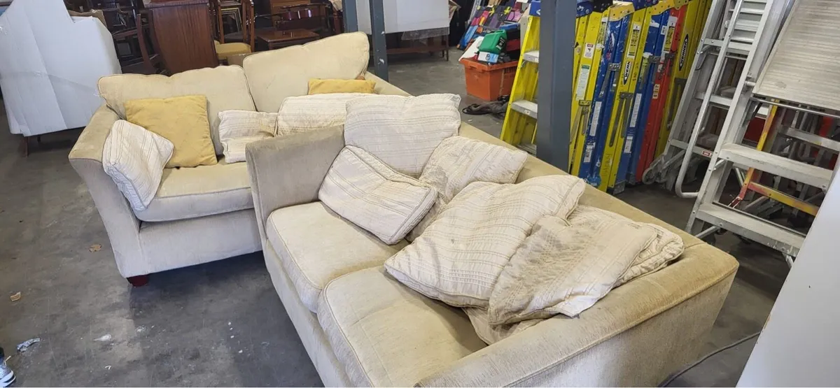 Sofas for Free - Image 1