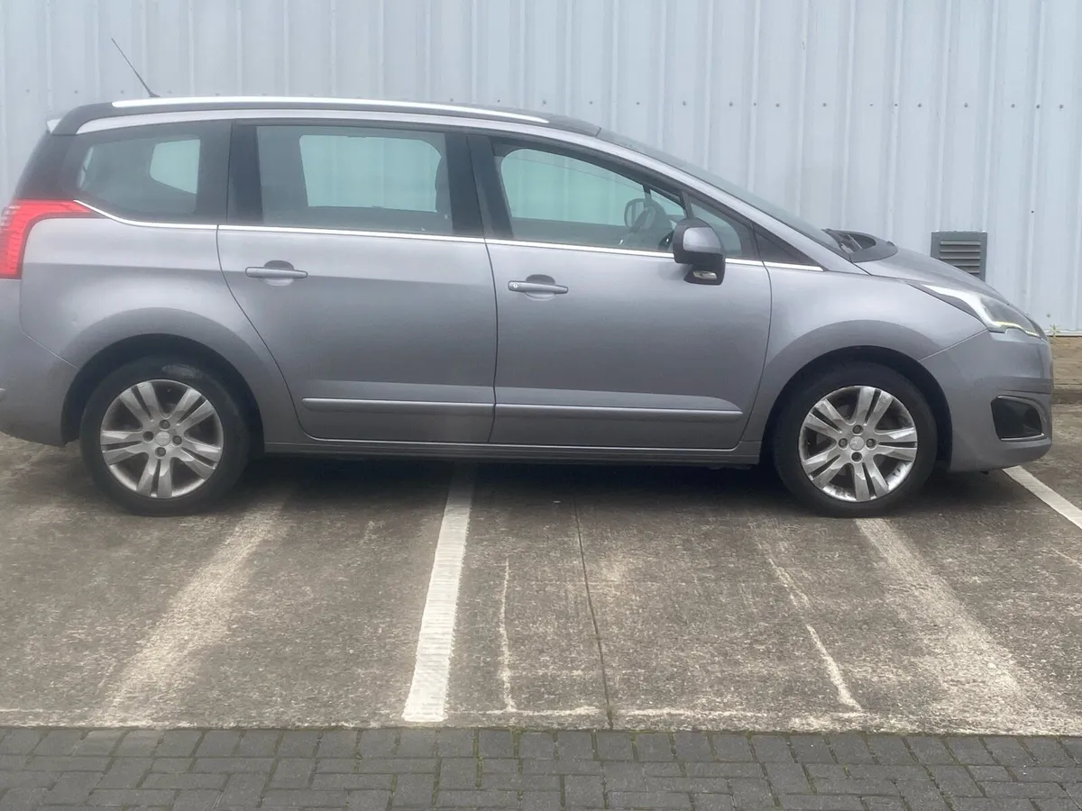 2016 Peugeot 5008, 1.2 petrol, 7 Seats, 1 Owner - Image 1