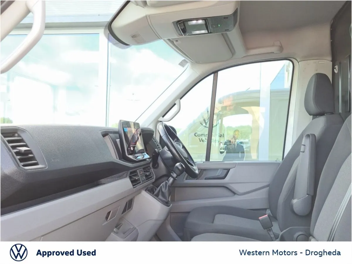 Volkswagen Crafter Crafter H 30 MWB 140BHP M6F - Image 3