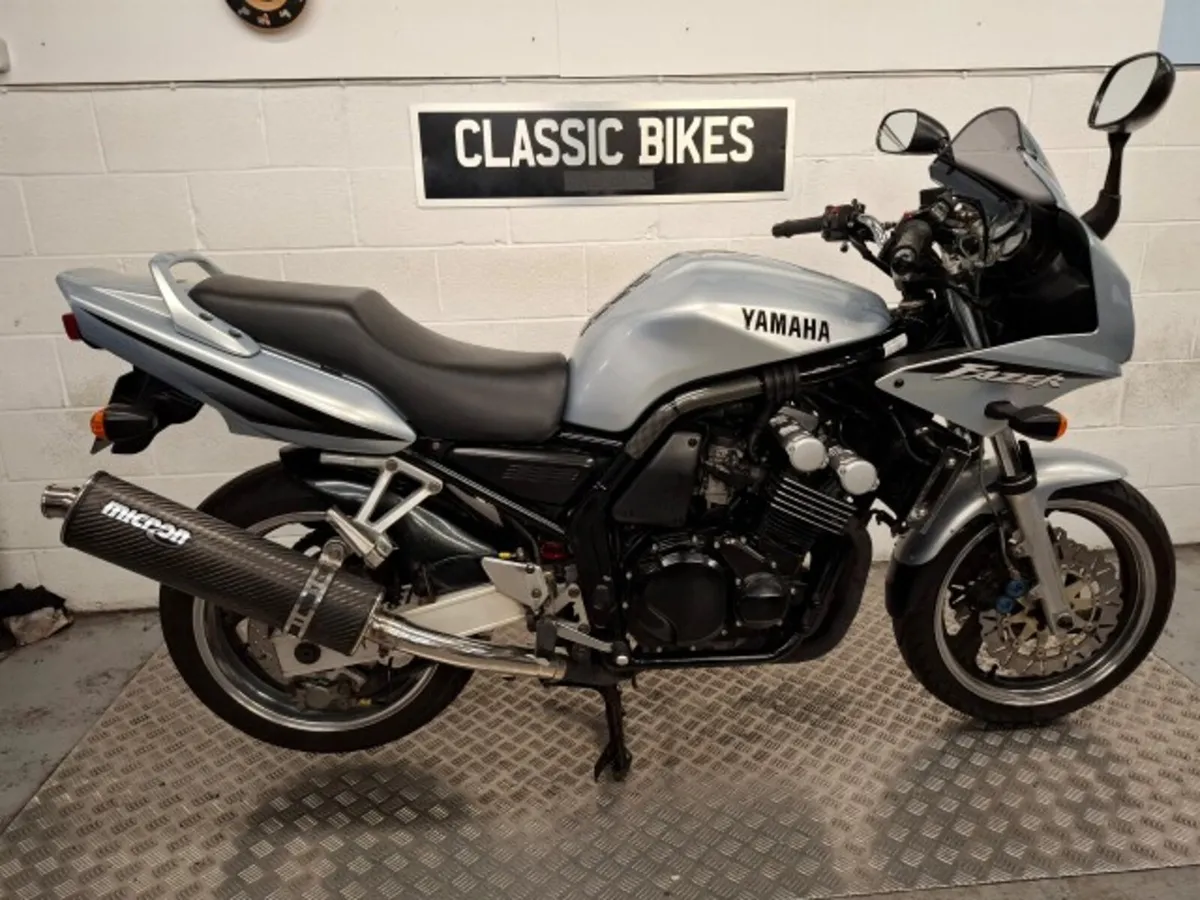 Yamaha Fazer 600 2002 - Image 1