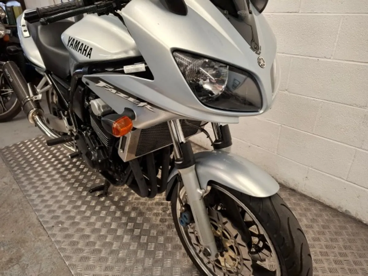 Yamaha Fazer 600 2002 - Image 2