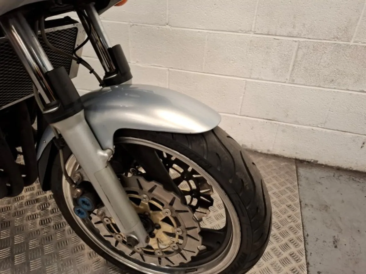 Yamaha Fazer 600 2002 - Image 3