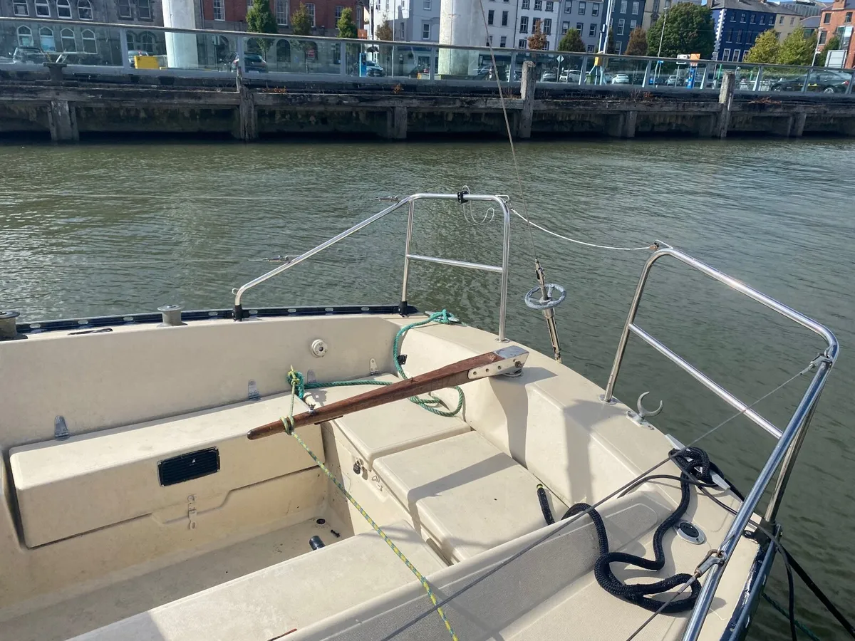 Sailboat Kelt 800 - Image 4
