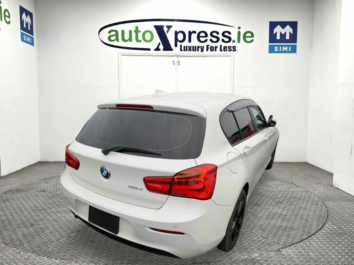 BMW 1-Series 118D SPORT 2.0 Automatic, Reversing c - Image 3