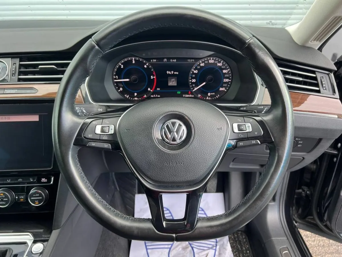 Volkswagen Passat VARIANT HIGHLINE 2.0 TDI AUTO // - Image 4