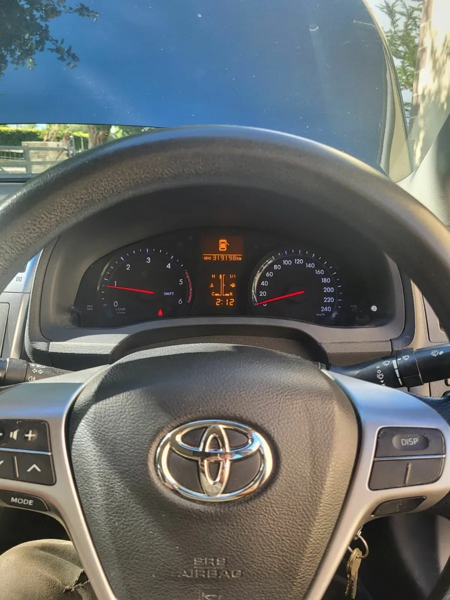 Toyota Avensis 2014 D4D - Image 4