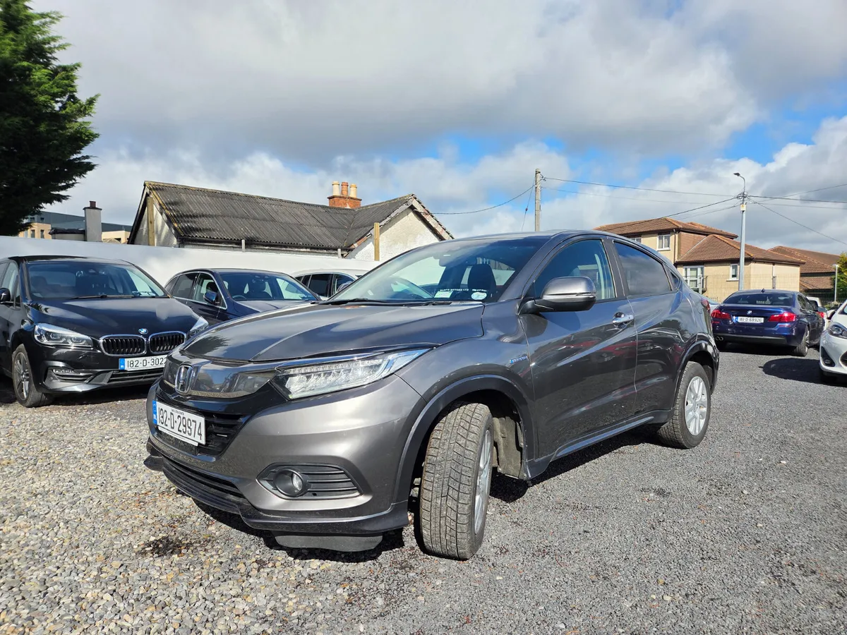 Honda Vezel 1.5L Hybrid| High-Spec | Low Miles - Image 3