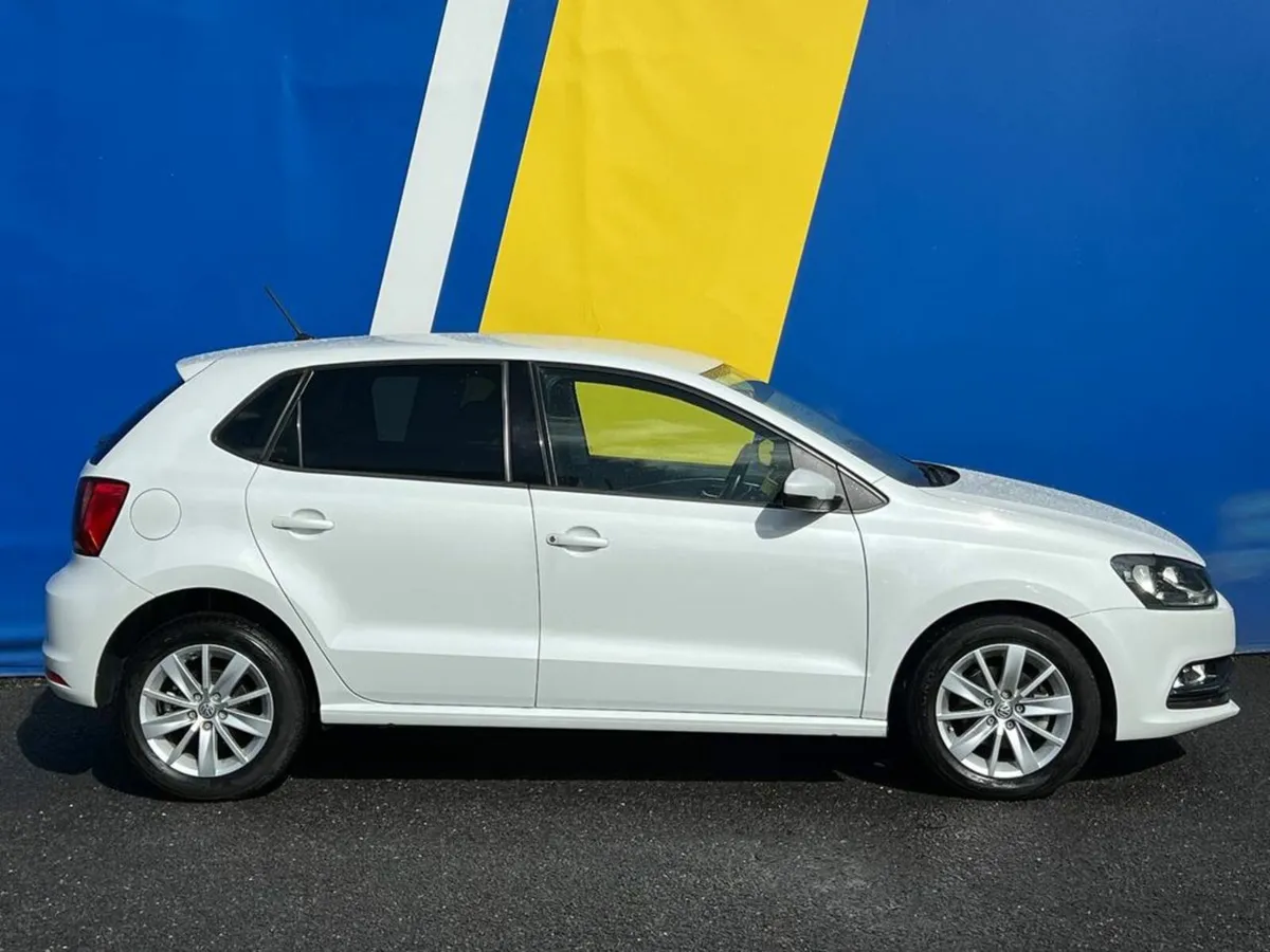 Volkswagen Polo COMFORTLINE 1.2 TSI AUTO // FULL S - Image 2