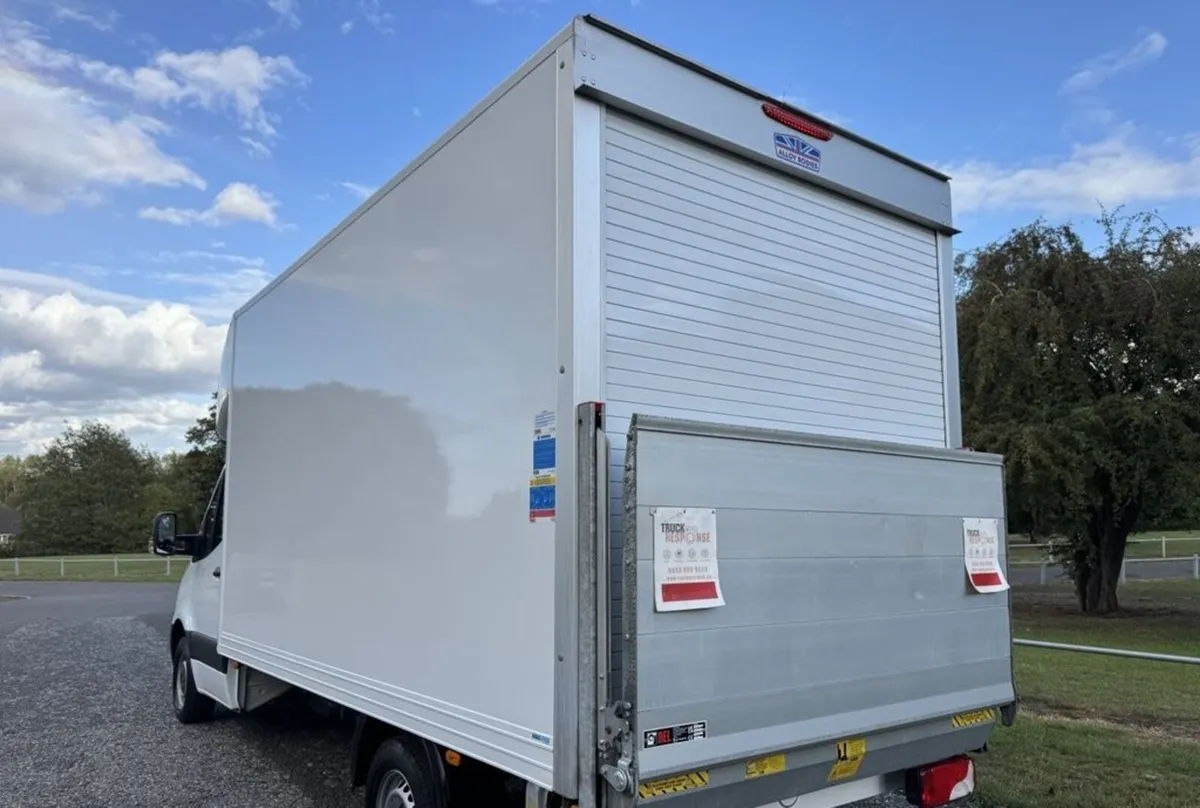 2023 MERCEDES-BENZ SPRINTER 2.0 315CDI 3.5t. 4.2m - Image 4