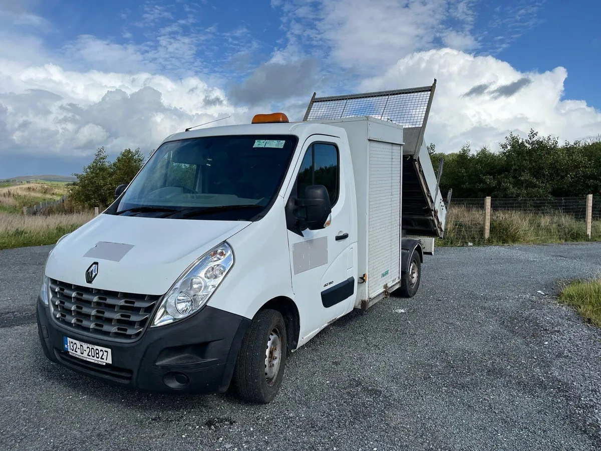 RENAULT MASTER TIPPER AND CREWCAB - Image 1