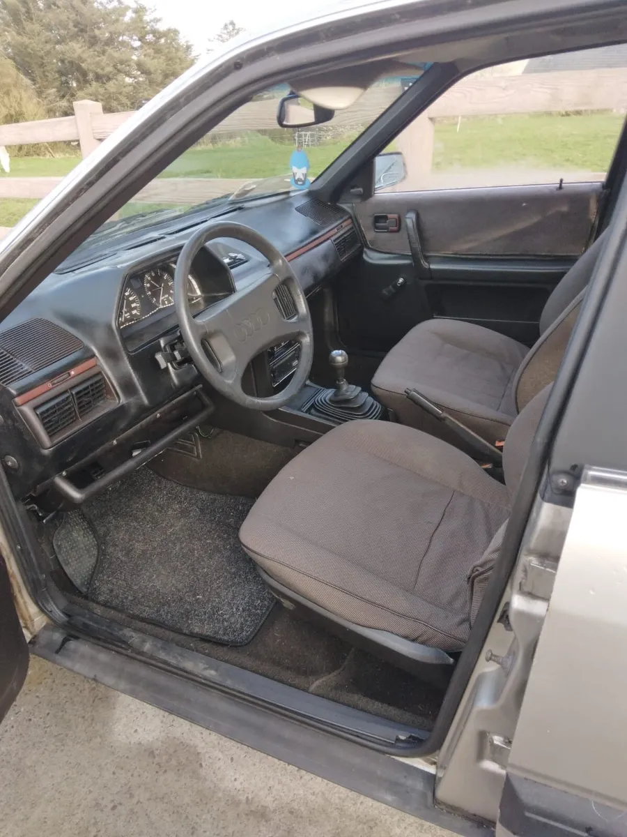 Audi 100 - Image 4