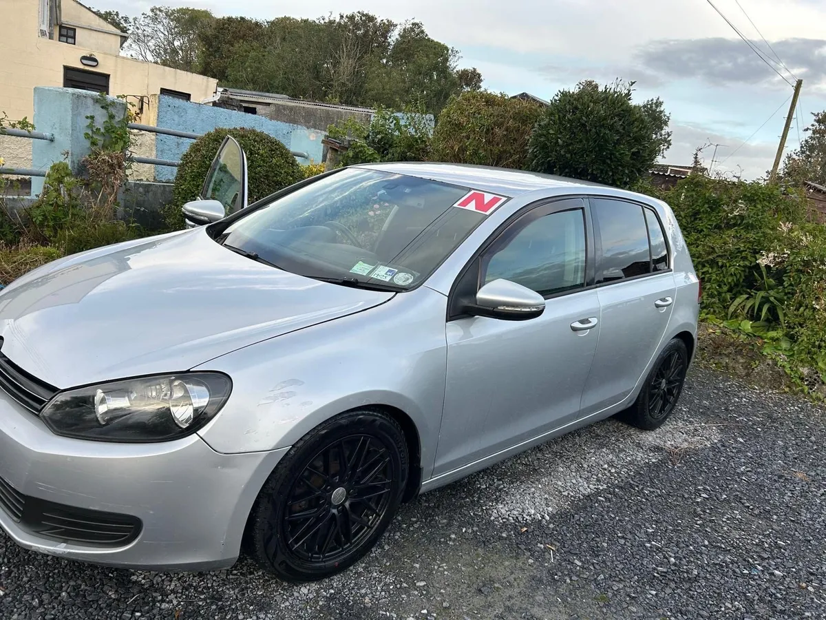 2010D Volkswagen Golf 1.6 diesel TDI 105bhp silver - Image 2
