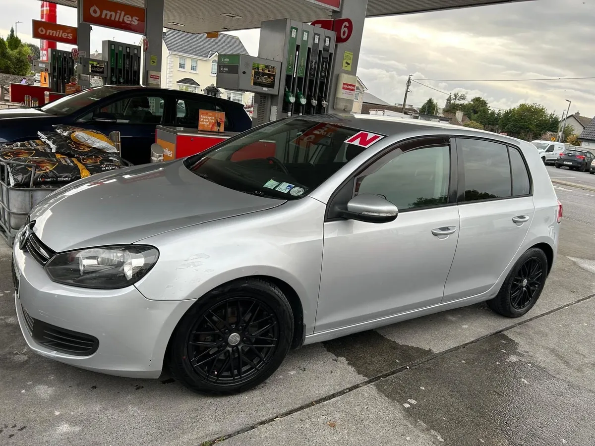 2010D Volkswagen Golf 1.6 diesel TDI 105bhp silver - Image 3