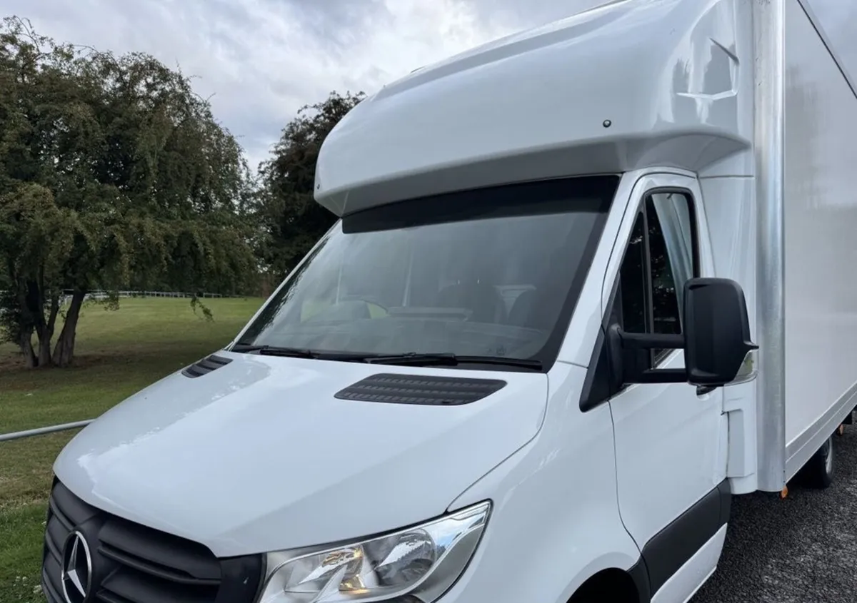 2023 MERCEDES-BENZ SPRINTER 2.0 315CDI 3.5t. 4.2m - Image 2