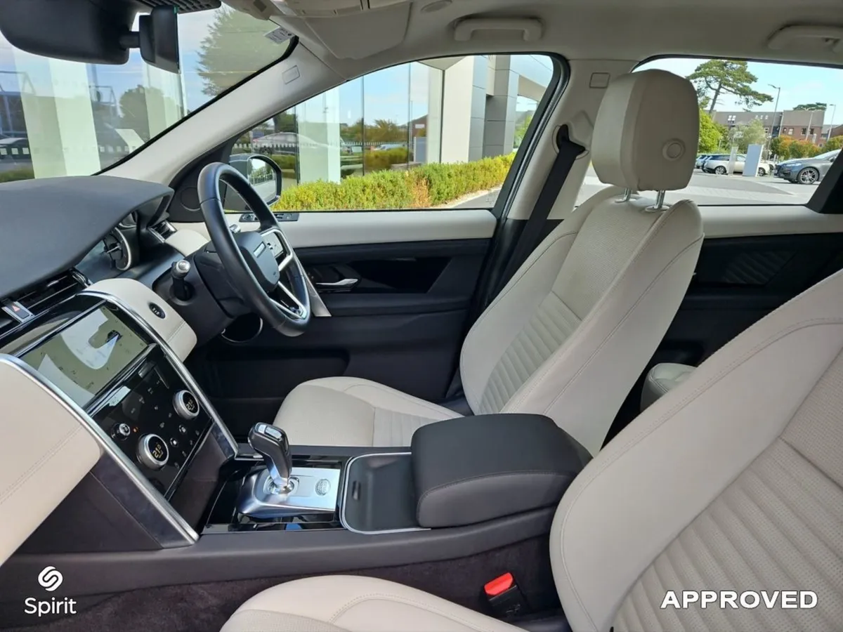 Land Rover Discovery Sport 7 Seat 2.0d TD4 163 PS - Image 4