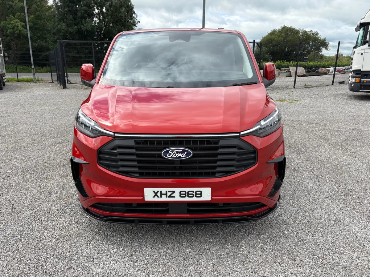 2024 Ford Transit Custom crew van - Image 2