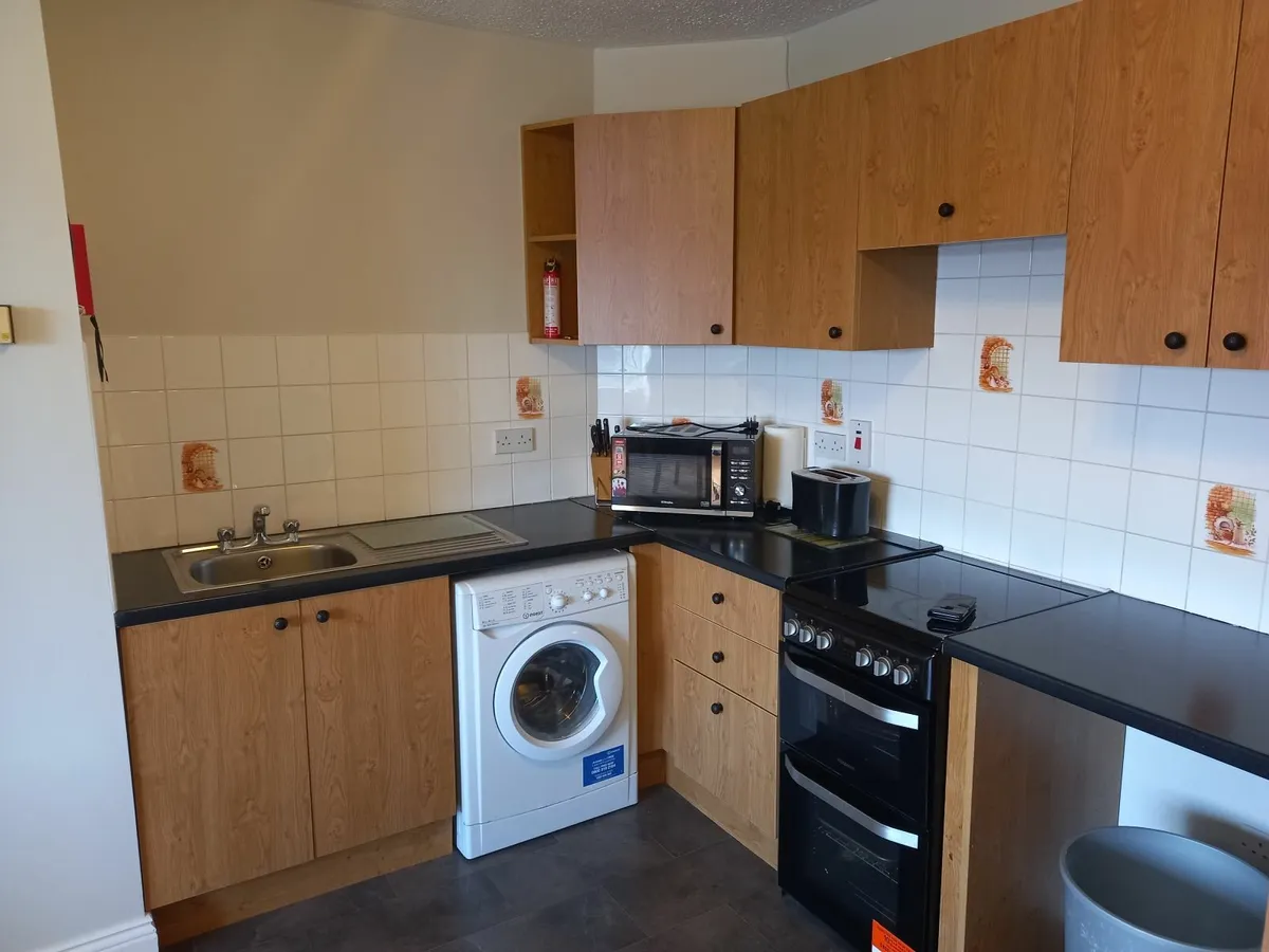 Kitchen in very good condition - Image 4