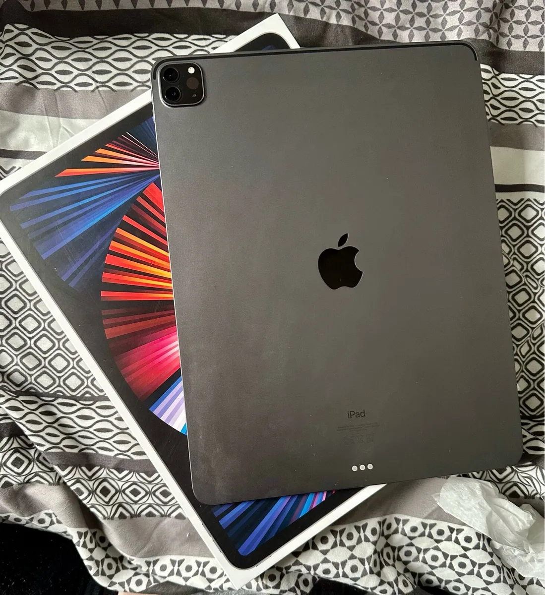 M1 Ipad 12.9 inch - Image 2