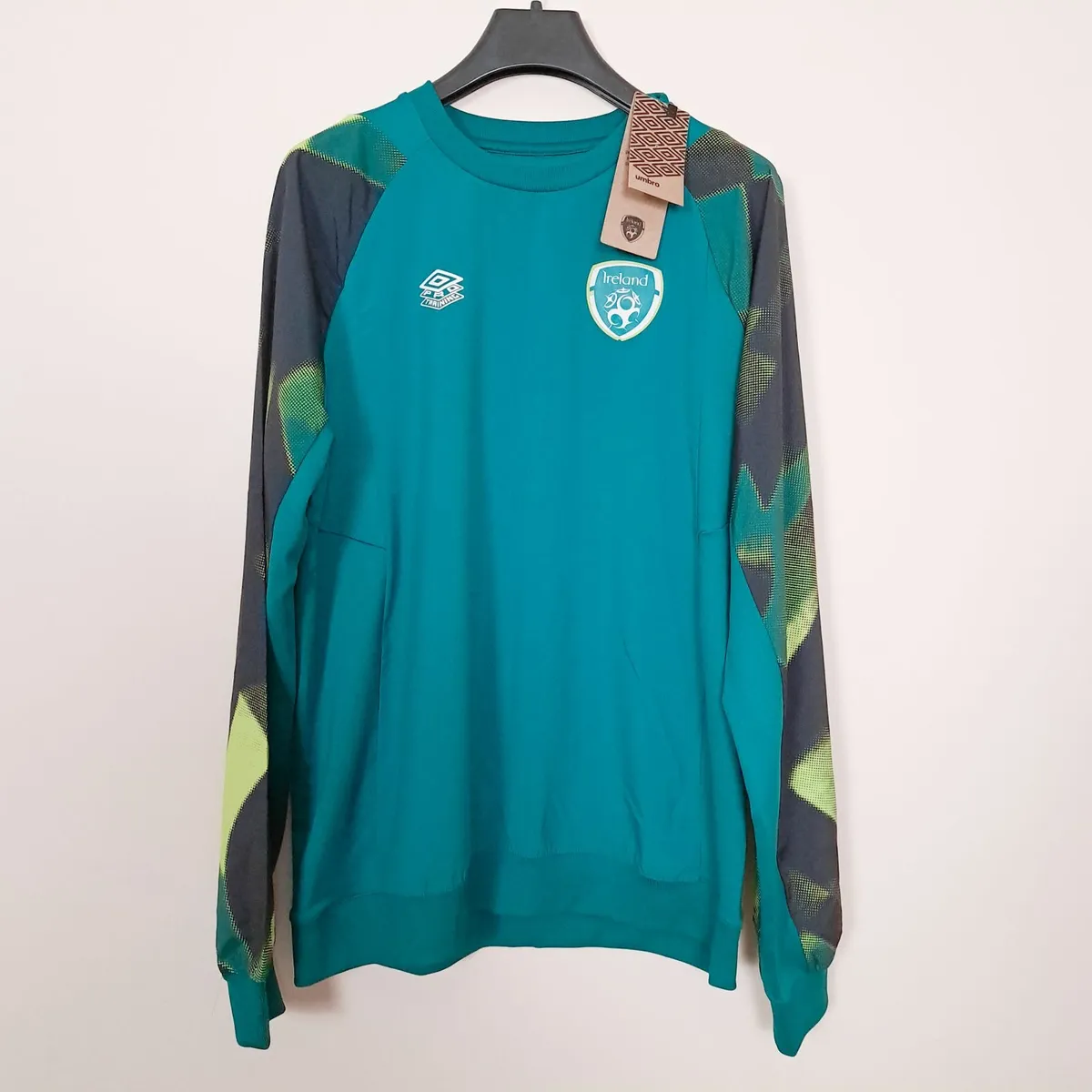 Umbro Ireland Soccer Jersey Green 12UK/40EU - Image 2