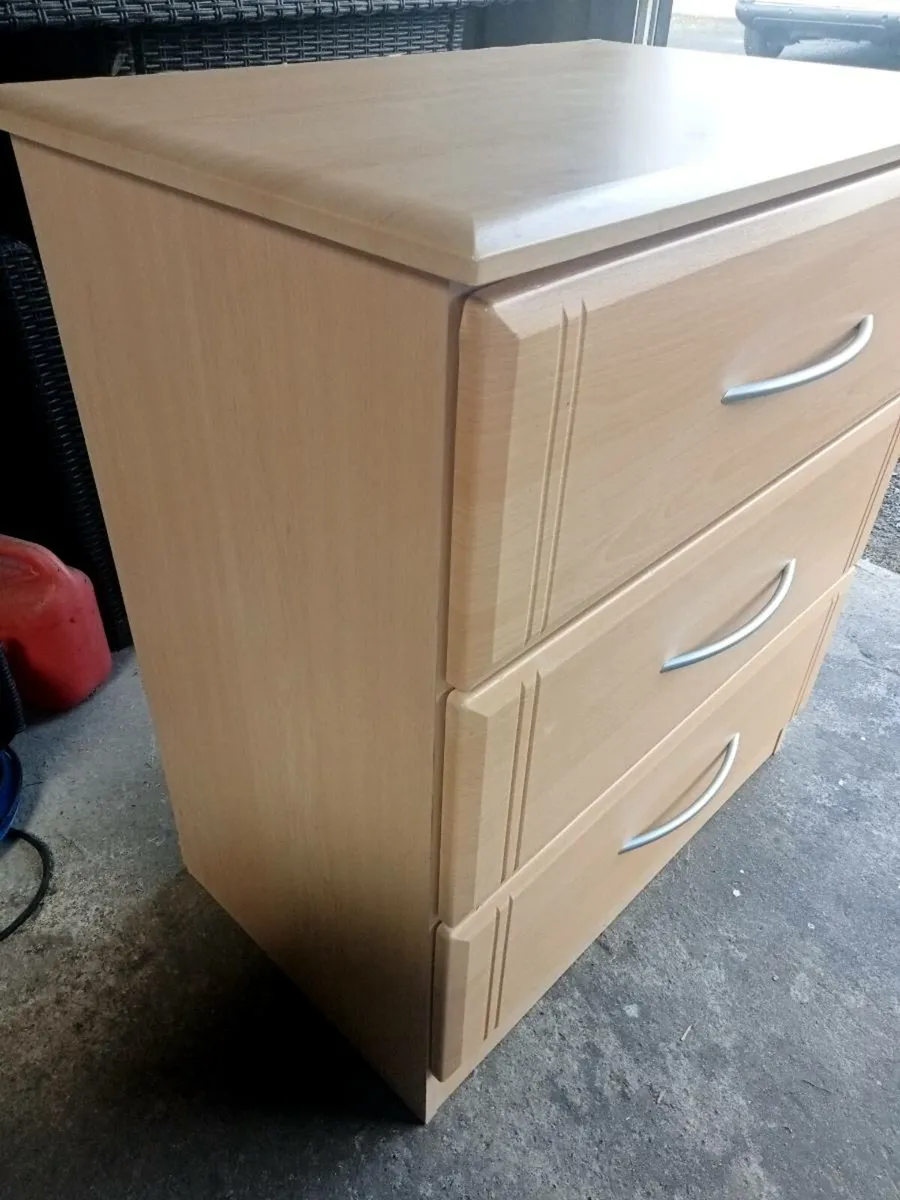 Three drawer chest - Image 2